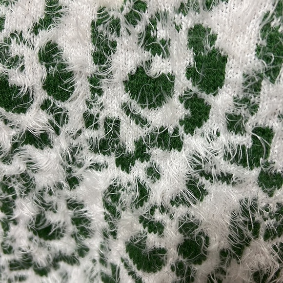 White Mark sweater white and green size L, like new - Picture 3 of 9